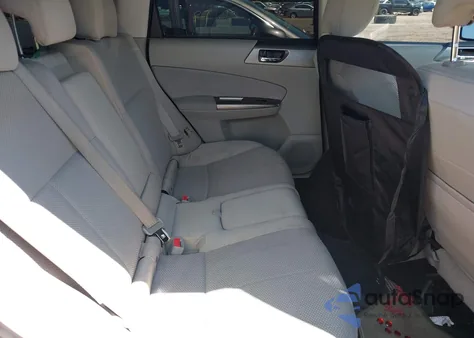 2013 Subaru Forester 2.5X Premium z USA, uszkodzony, nr VIN JF2SHADC7DH404952